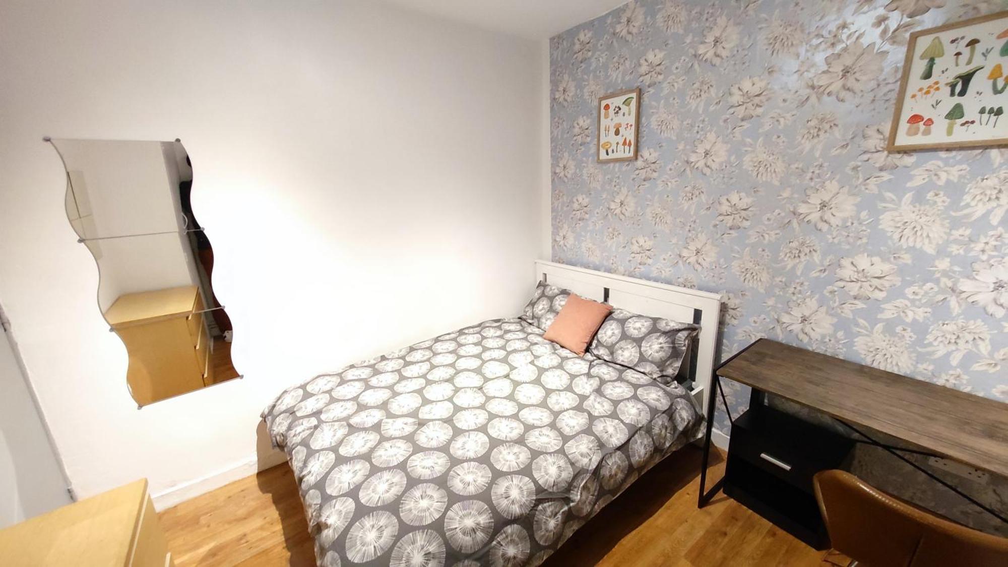Spacious Flat With 2 To 3 Bedrooms In Central Лондон Екстериор снимка