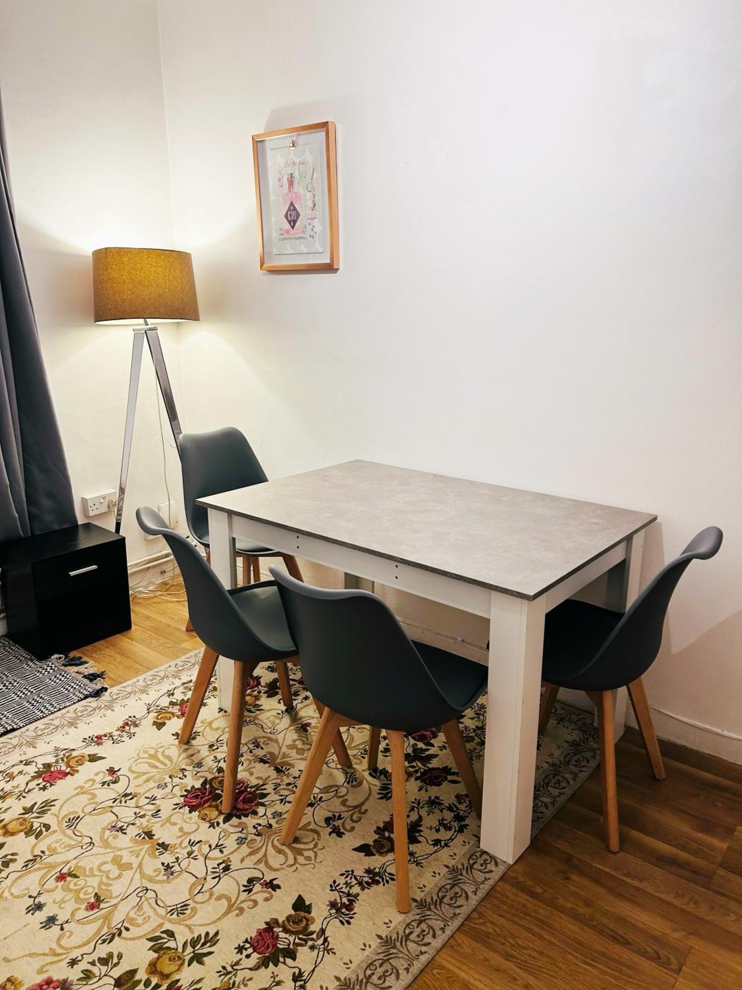 Spacious Flat With 2 To 3 Bedrooms In Central Лондон Екстериор снимка