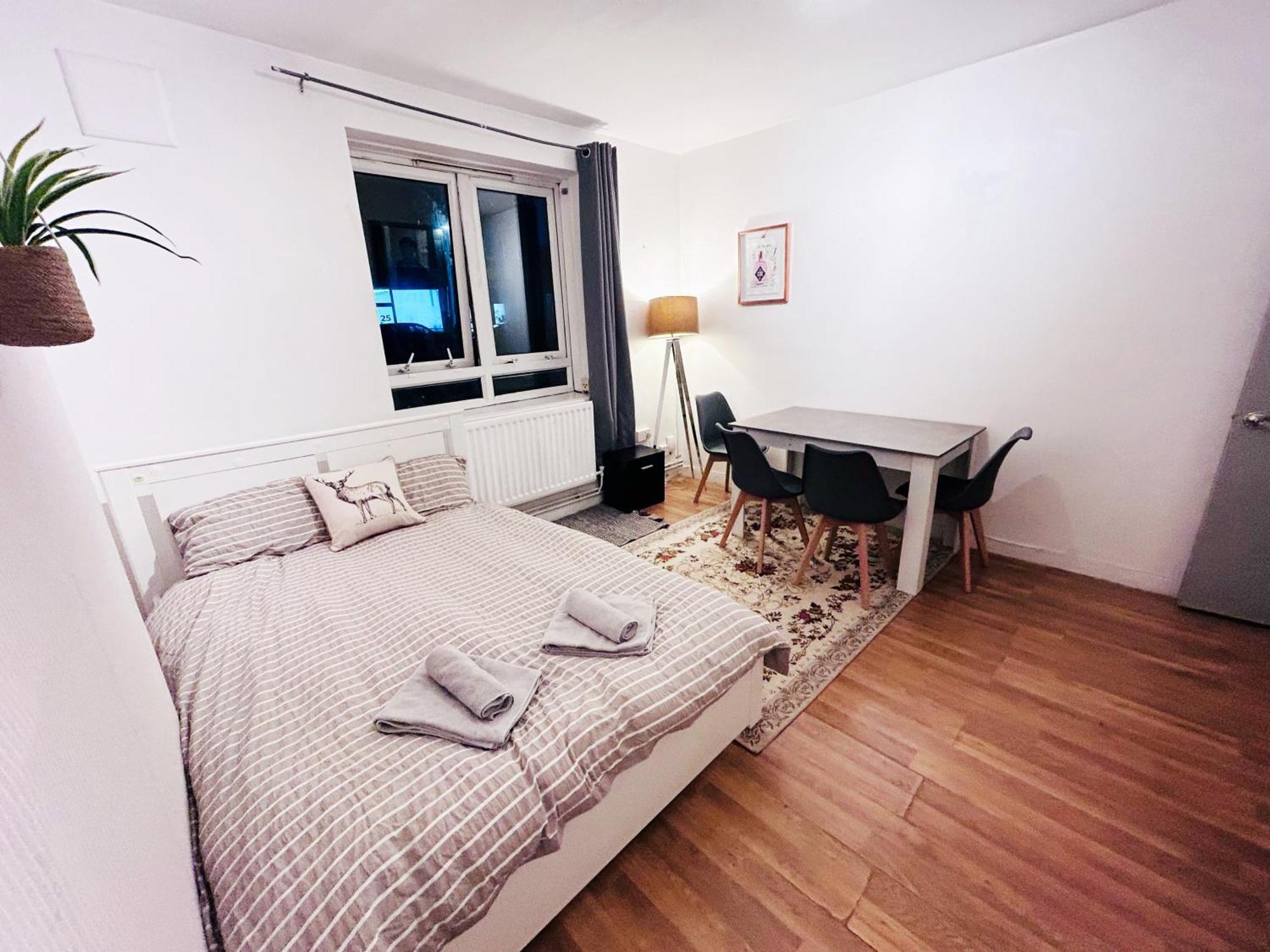 Spacious Flat With 2 To 3 Bedrooms In Central Лондон Екстериор снимка
